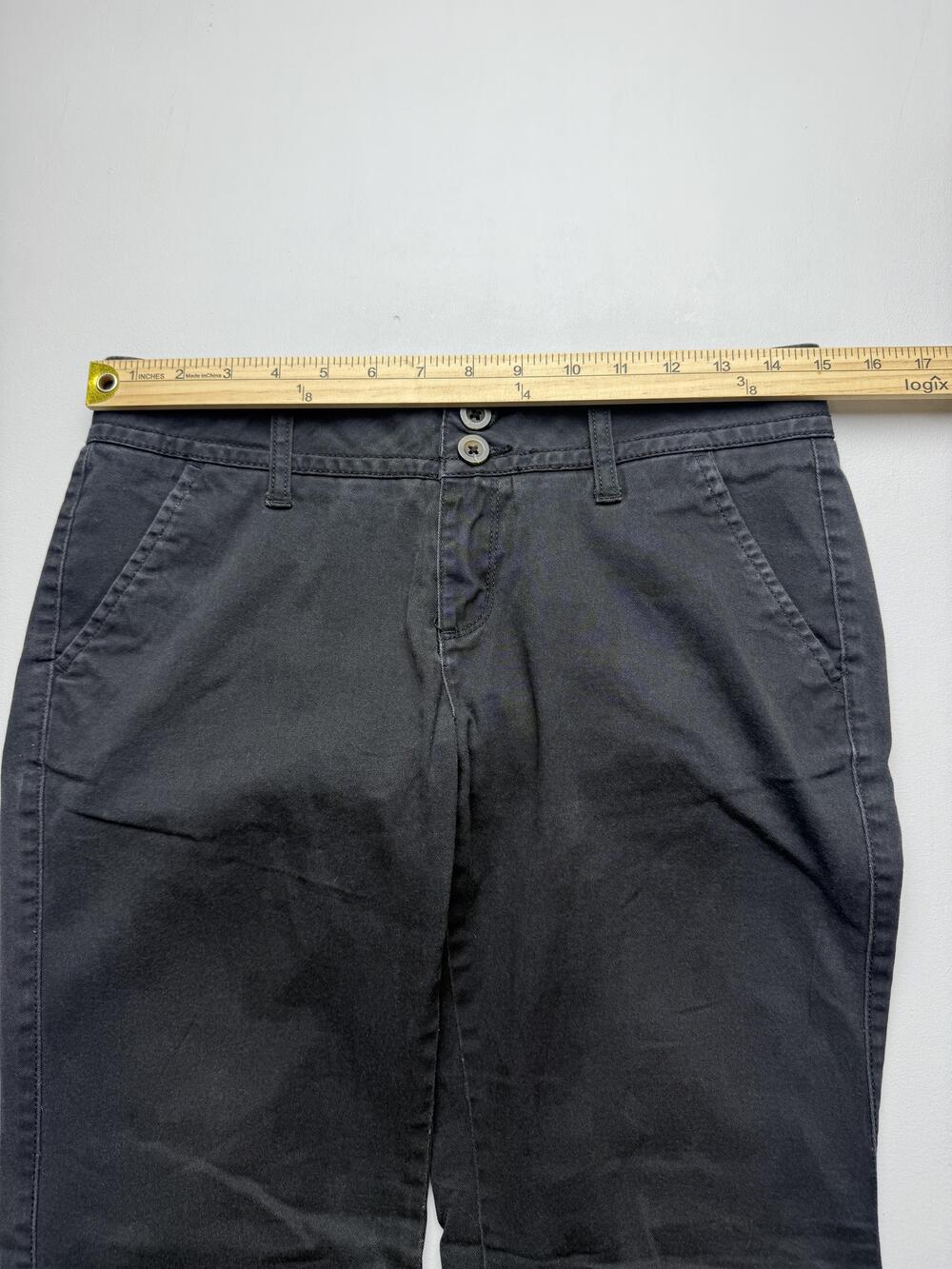 Arizona Jean Co. Pants Juniors 5 Short Gray Twill Chino Bootcut Stretch Casual - Picture 6 of 11